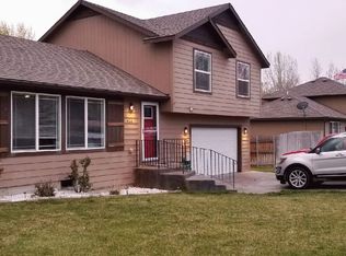 416 7th St, Benton City, WA 99320