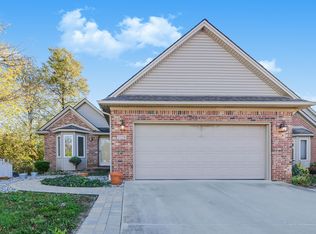 5329 Franklin Ave, Trenton, MI 48183