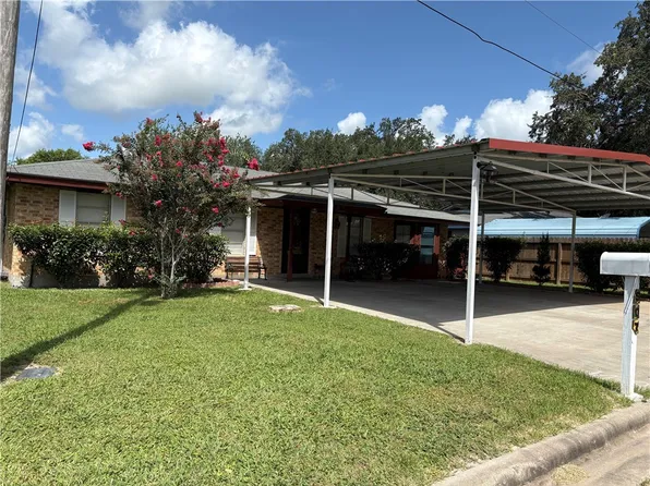 907 N Hugo St, Beeville, TX 78102