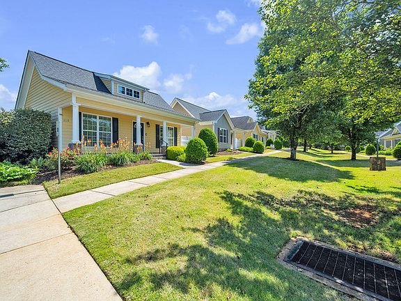 3rd image of 610 Callaway Ct