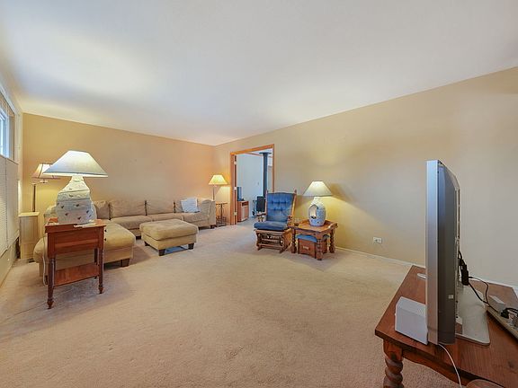 4th image of 184 S Circle Ave