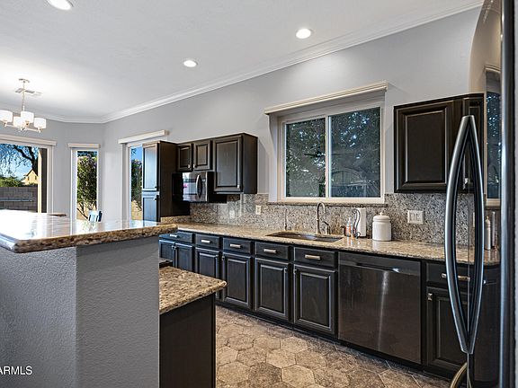 5th image of 700 W CHERRYWOOD Drive