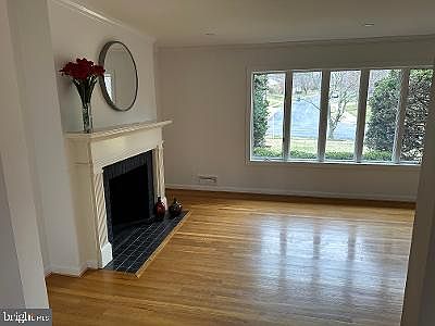 5th image of 6420 Noble Dr