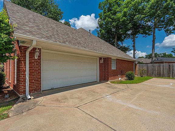3rd image of 2724 Crooked Stick Dr
