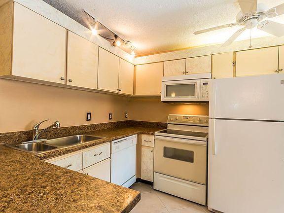 5th image of 52 Centennial Ct