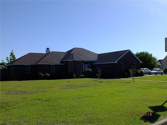 2nd image of 319 Pebble Creek Dr