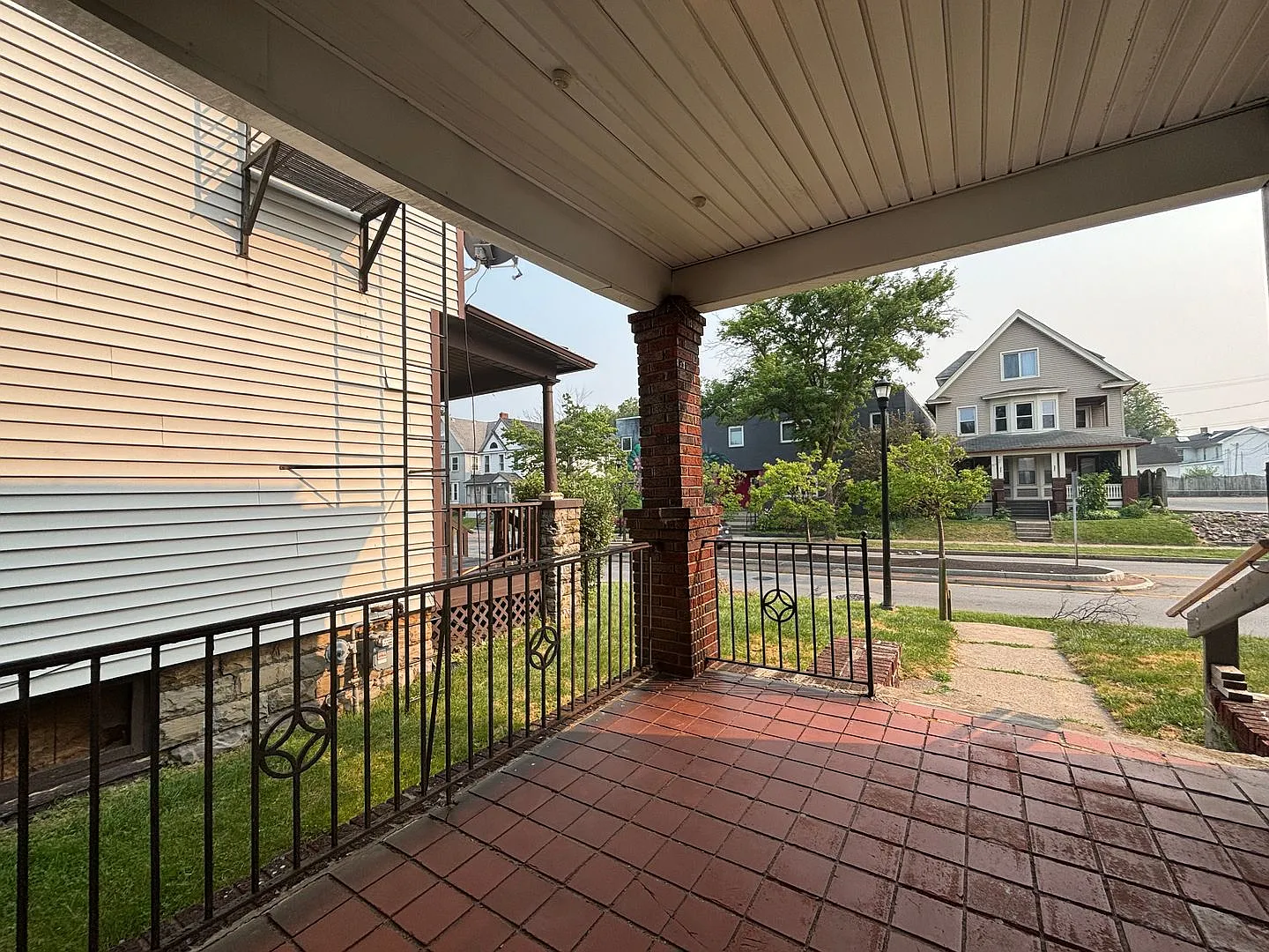 334 University Avenue — Photo 4