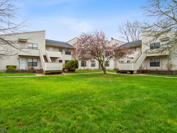 12 Coriander Way, Englewood City, NJ 07631