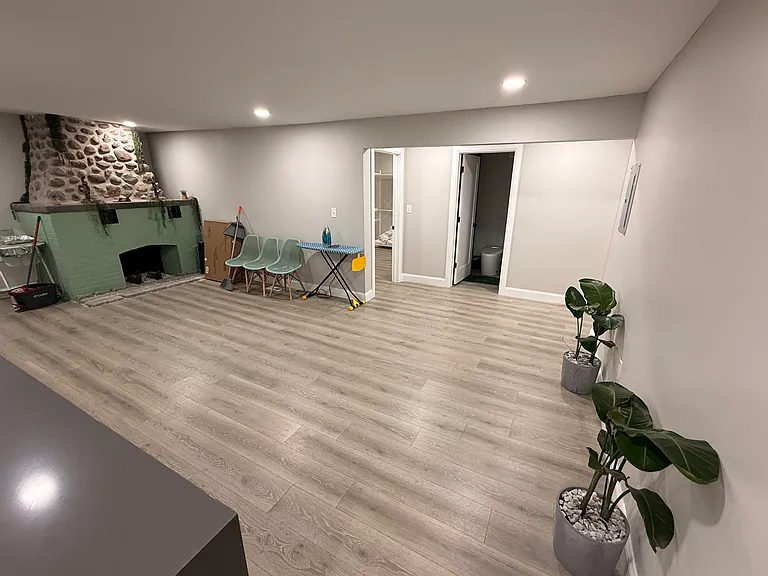 2 Roosevelt Dr #1 — Photo 6