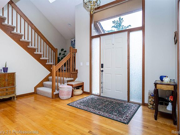 4th image of 6481 Basswood Dr
