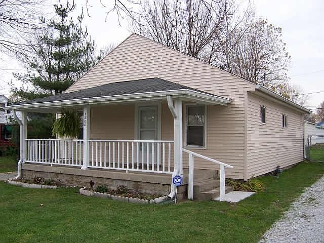 2nd image of 1208 S Standish Ave