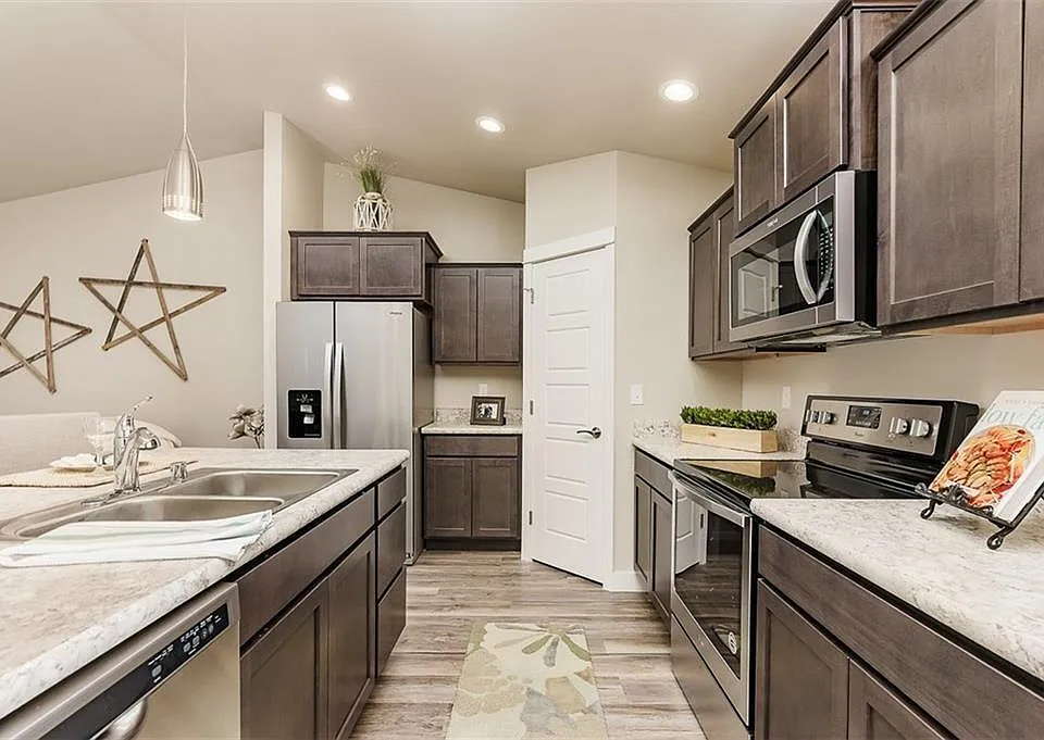 2321 Gleneagles Blvd #1