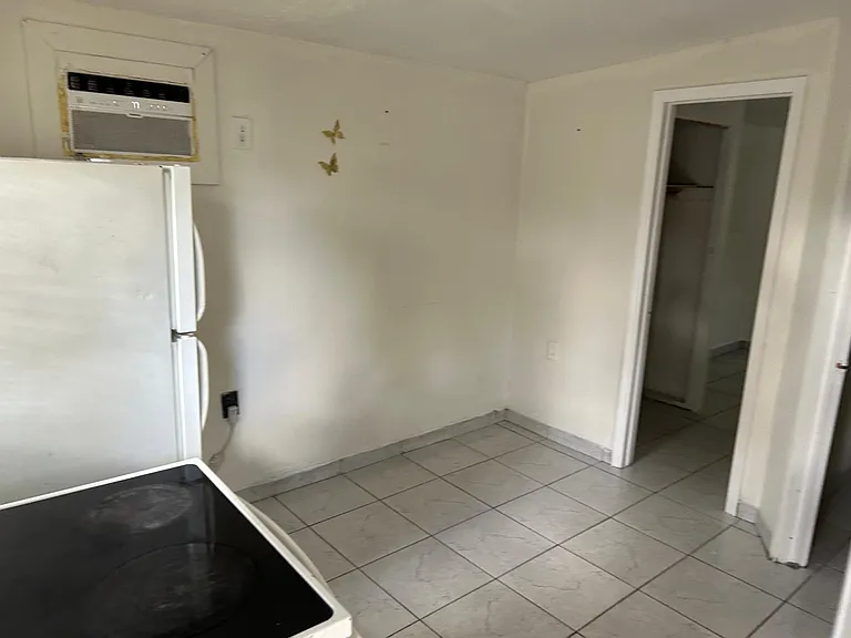 12920 Westview Dr #4 — Photo 7