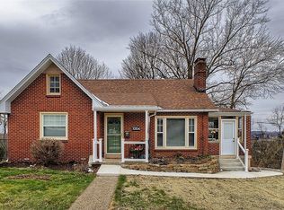 1004 Hillcrest Dr, Greensburg, PA