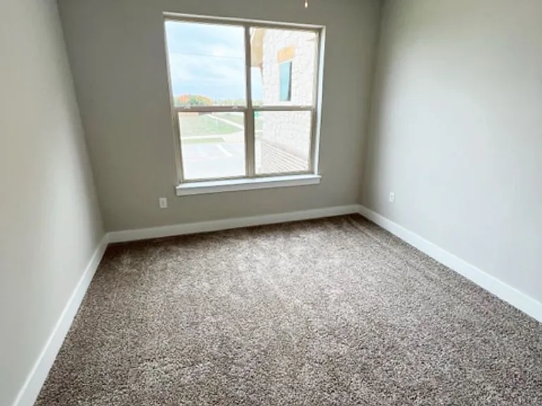 3605 Bonnie Brae St — Photo 10