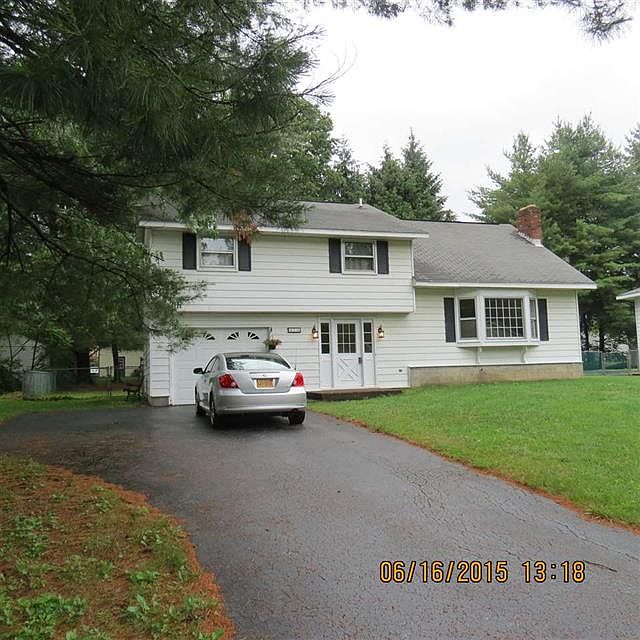 1st image of 14 Limerick Ln