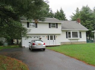 14 Limerick Ln, Ballston Spa, NY 12020