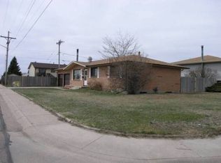 6714 Weaver Rd, Cheyenne, WY 82009