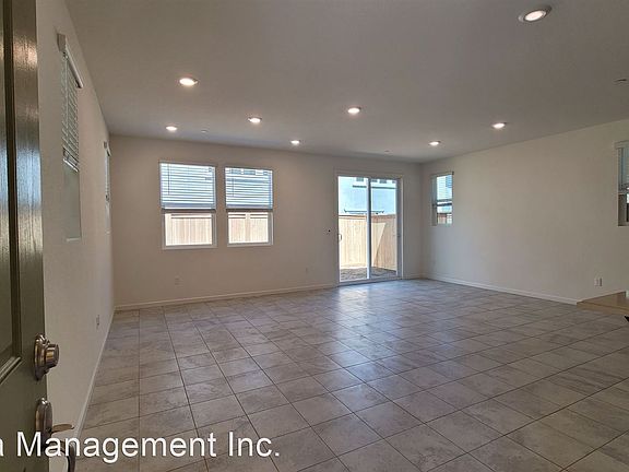 4th image of 8203 Zenia Ln