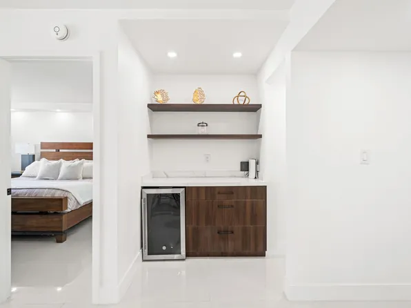 5100 Collins Ave #811, Miami Beach, FL 33140