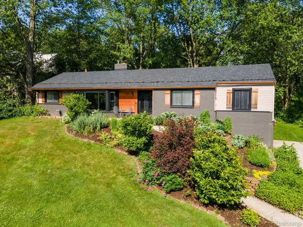 2905 Lahser Rd, Bloomfield Hills, MI 48304