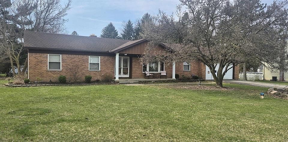 1st image of 13404 Sequoia Ln