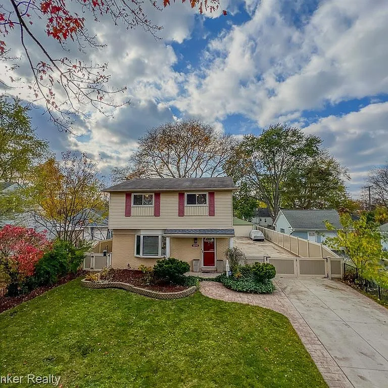 3605 Linwood Ave photo 1