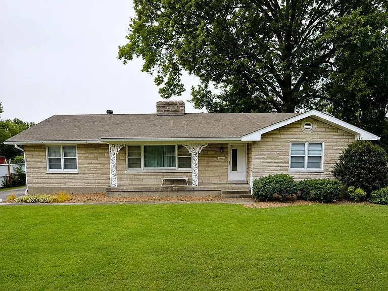 4916 Oak Park Dr — Photo 1