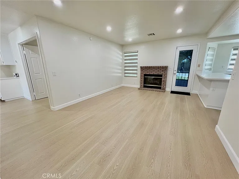 759 E Avenue J6 — Photo 16
