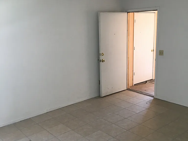 8705 Alameda Ave — Photo 9