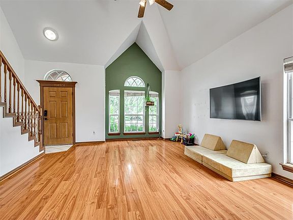 4th image of 2800 Weymouth Ct