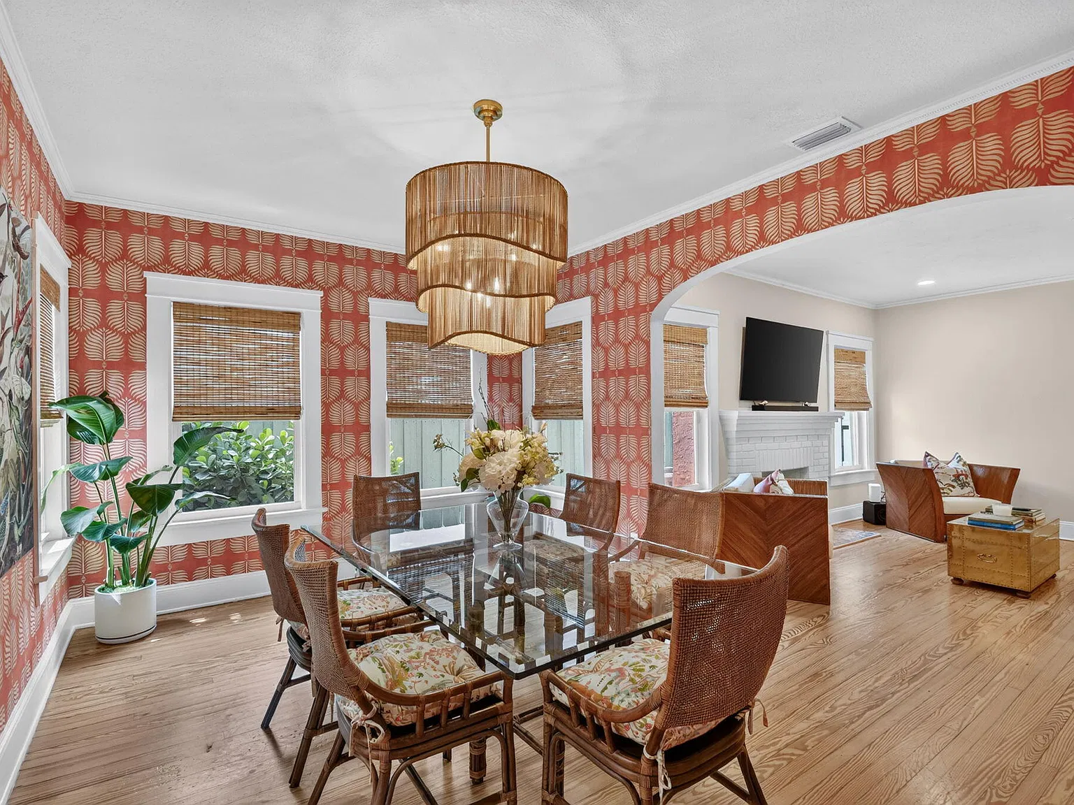 3 bed, 2.0 bath, 1568 sqft, $6,000 — Photo 2