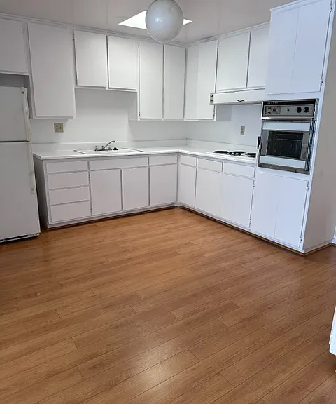440 N Hayworth Ave #305 — Photo 3