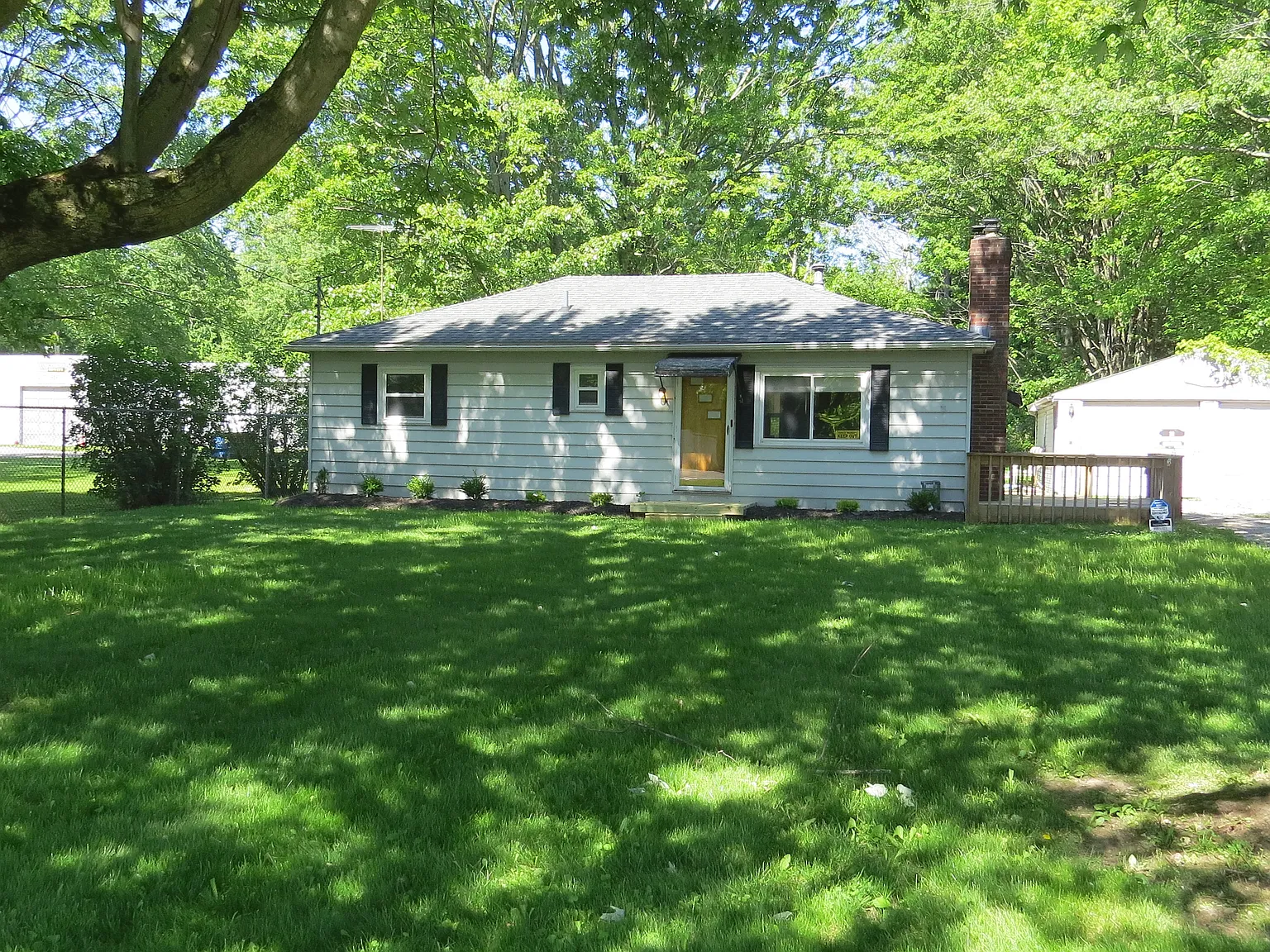 2 bed, 1100 sqft, $1,500 — Photo 2
