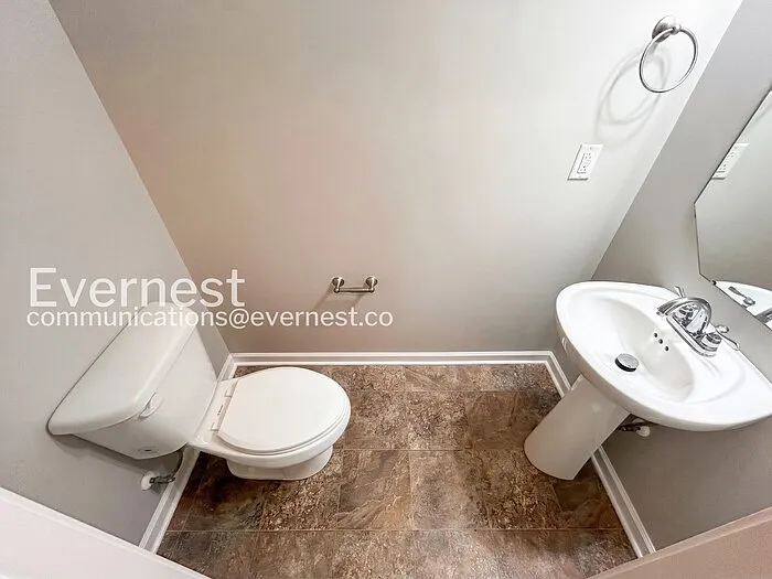5247 Seward Crossing Blvd — Photo 19