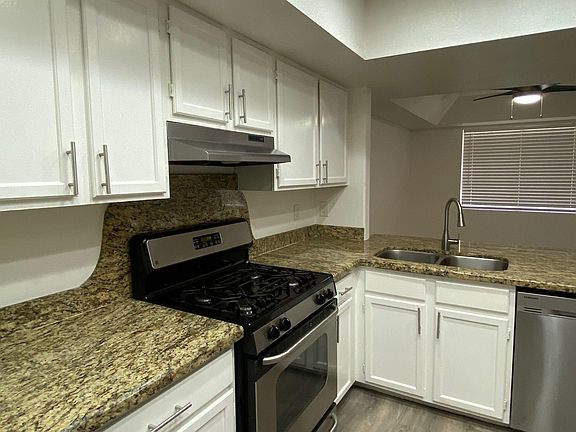 4th image of 2325 W Garden Dr