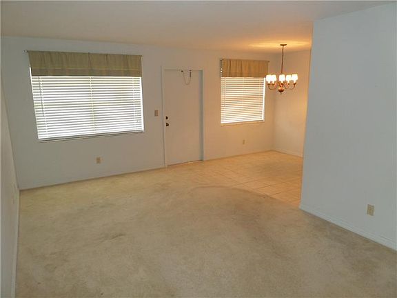 5th image of 31 Pine Arbor Ln APT 203