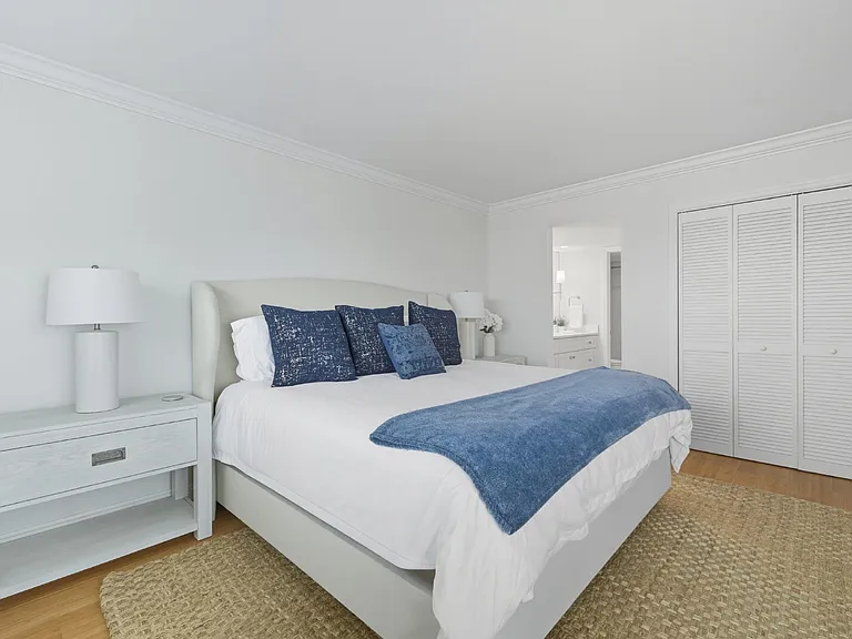 3443 Gulf Shore Blvd N #711 — Photo 12