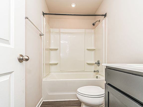 4th image of 1106 Pale Moss Dr