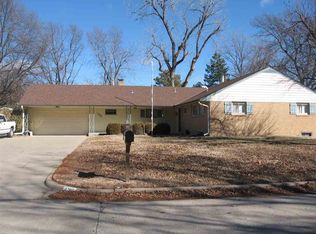 150 S Lochinvar Dr, Wichita, KS 67207