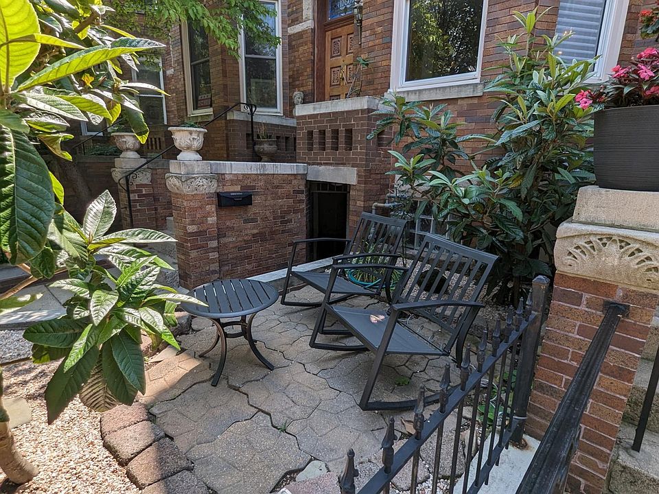 Outside patio and entrance