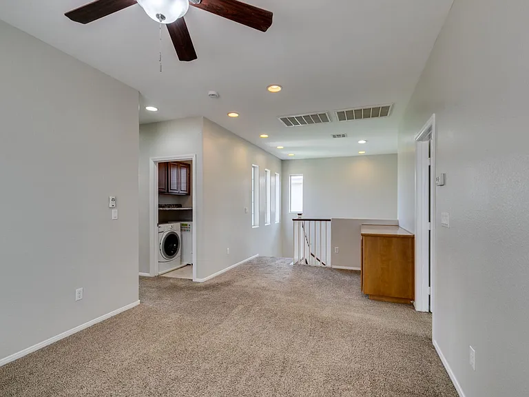 9341 Colorful Rainbow Ave — Photo 32