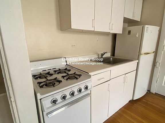 4th image of 2237 1/2 N Bissell St #3E