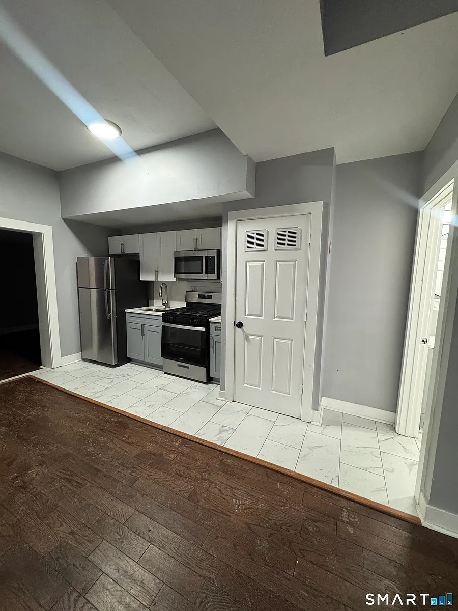 Building Photo - 148 Rosette St #1B