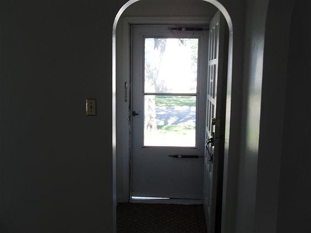2nd image of 1021 S Lansing St