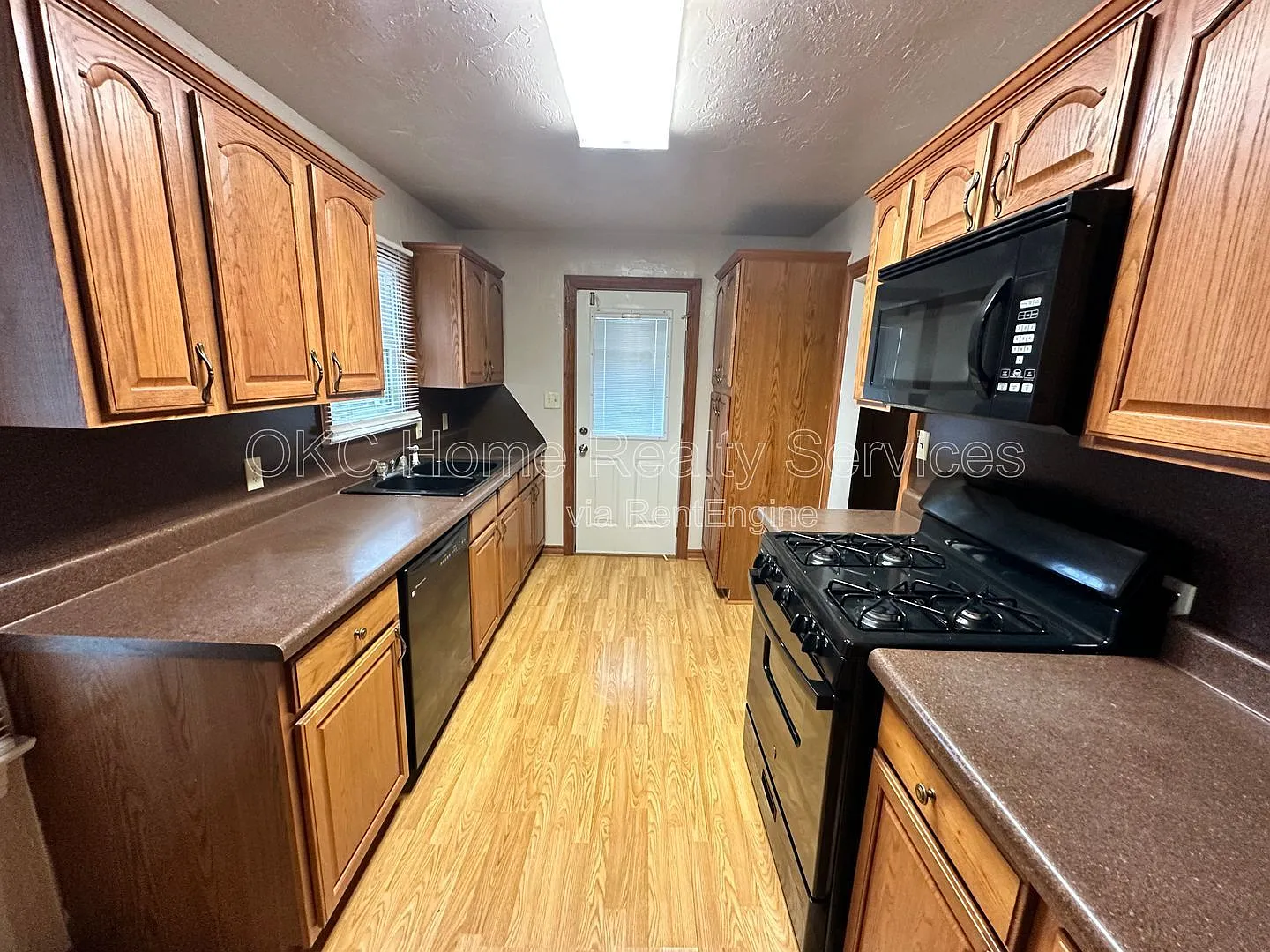 2 bed, 1.0 bath, 1009 sqft, $1,125 — Photo 4