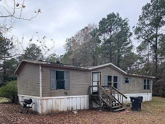 3rd image of 565 Arbor Drive SE