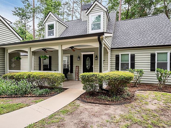 3rd image of 26 Wood Eden Ln