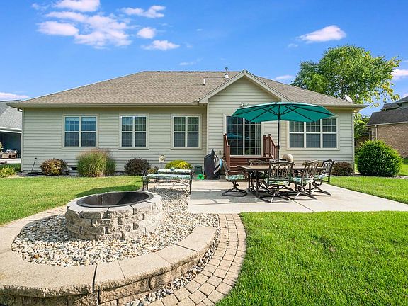 3rd image of 6747 Deer Creek Ct