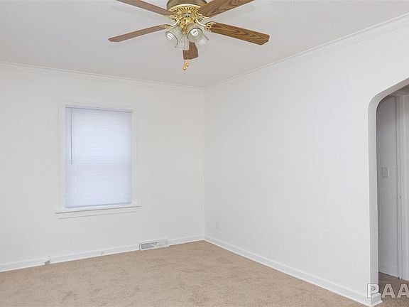 2nd image of 708 E Maywood Ave